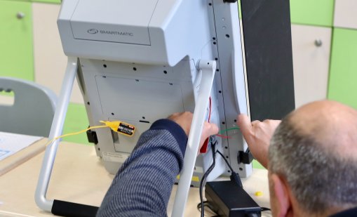 В 70 избирателни секции в 49 града гласуват българите в Германия
