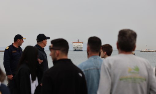 Бебе сред шестимата загинали при сблъсък на мигрантска лодка с патрулен кораб край Лесбос