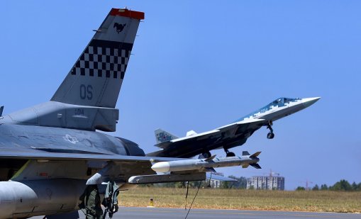 Кой се страхува от руските бойни самолети от шесто поколение?