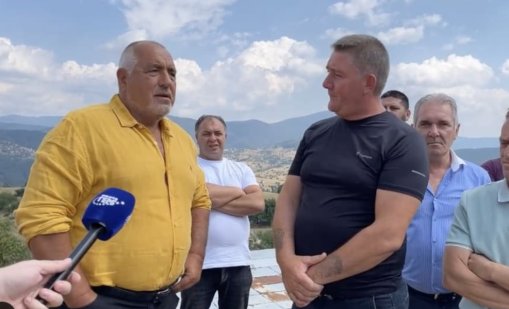 Борисов от родопско село: Пак ще ми се подиграват, че хвърлям пари от джипката