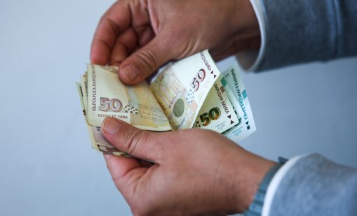 Растат необслужваните кредити към банки