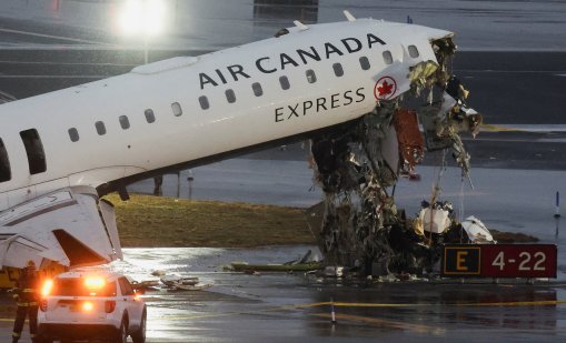 Изтече аудиозапис от катастрофата на ЛаГуардия, авиодиспечер "се е объркал"