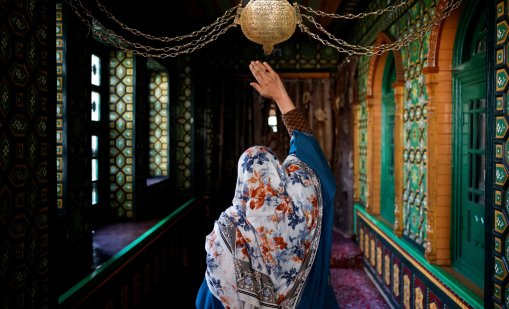 Демокрацията може да бъде едновременно проклятие и лек