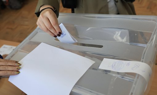 "Мяра": 35.2% са гласували за Йотова и Вълчев, 32.2% за Гюров и Кандев 