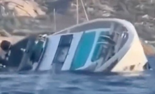 Луксозна яхта за близо 4 млн. потъна в Средиземно море (ВИДЕО)
