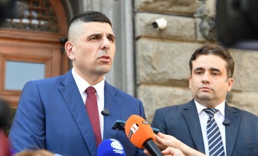 ДБ: Ако ще разполагат самолети в "Безмер", да поискаме от Гърция &ldquo;Пейтриът&rdquo;