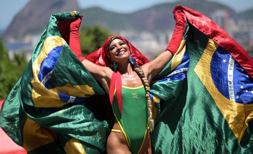 Горещо: Карнавалът в Рио де Жанейро започна (СНИМКИ)