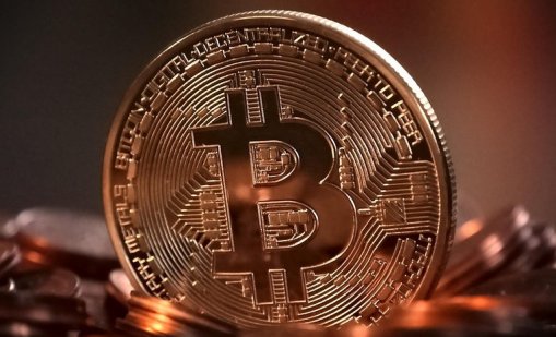 Губим ли кеша? Иновации в плащанията, търсят се перфектните пари за 21-ви век