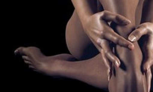 Отново след епилация: Плъзна 23-минутен клип с гола 17-годишна бургазлийка