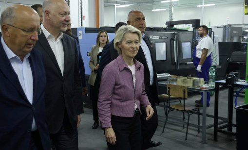 ЕК е уведомена от българските власти за инцидента със самолета на Фон дер Лайен