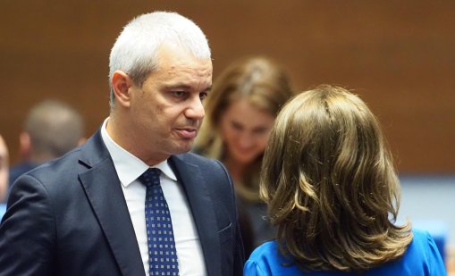 Костадинов призова за незабавна оставка на правителството