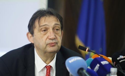 Шишков за &ldquo;Хемус&rdquo;: Магистралата е с една голяма дупка по средата
