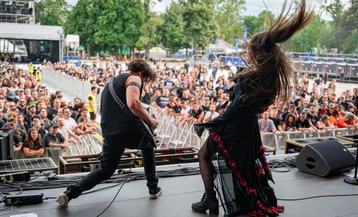 Метъл взрив преди Hills of Rock: Sabaton и Savatage разтърсиха Пловдив