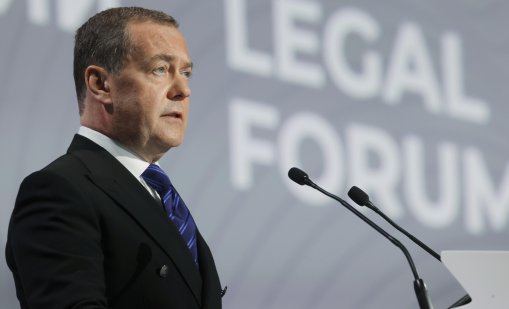 Медведев: Ако ЕС конфискува руски активи, за Москва може да е повод за война