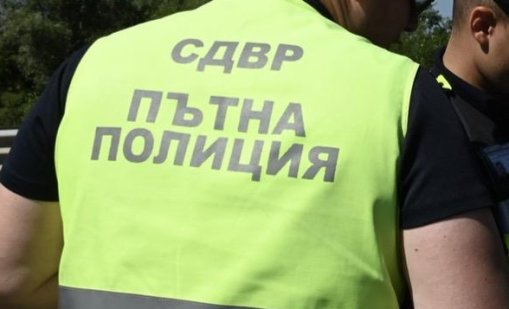 Тежка катастрофа край Стражица, 85-годишен шофьор се бори за живота си