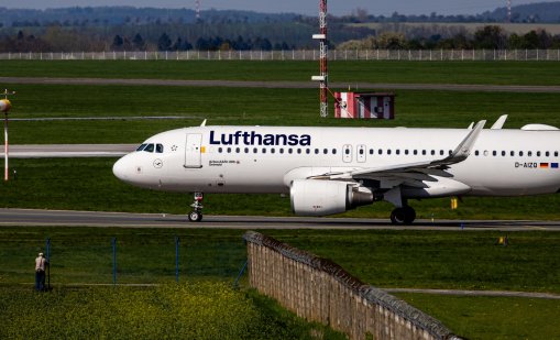 Lufthansa намалява броя на полетите, ще качва и цените