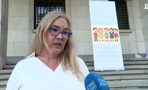 Протест срещу предмета "Добродетели и религии" в столицата