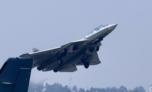 Пожар в завод може да спре производството на руския Су-57