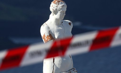 Учени с ИИ установиха какво точно предизвика "роякът" от земетресения на Санторини 