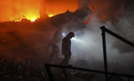 Киев ще изгражда насипни диги с понтонни мостове през Днепър