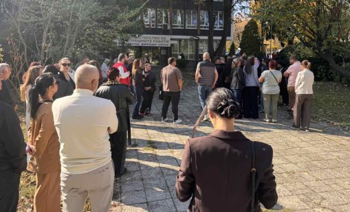 Близки на задържания кмет на Сунгурларе Димитър Гавазов на протест в Бургас
