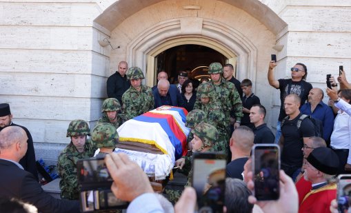 ЕС: Кадрите от погребението на Младич бяха шокиращи