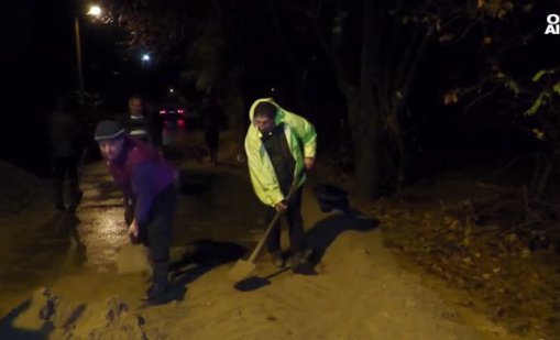 Наводнението в Гелеменово изкара жителите му на протест