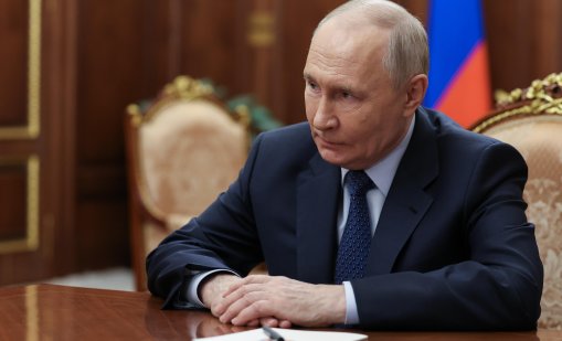 Агентът на хаоса Путин се наслаждава на разделението между САЩ и Европа