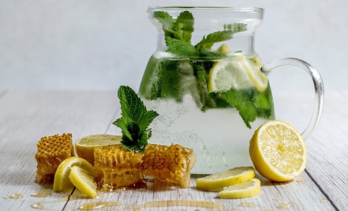 Срещу стареене: Чаша вода с лимон всеки ден