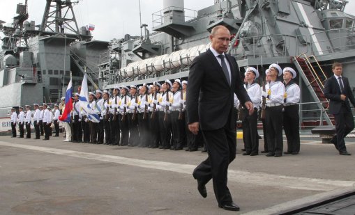 Путин вади ядрен коз: В бойна готовност са седем свръхмодерни атомни подводници  