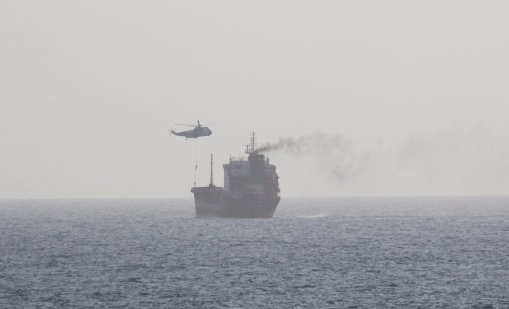 Снаряди удариха два танкера в Персийския залив