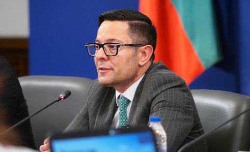 Пулев: В активен диалог сме с "Лукойл" да няма сътресения на пазара на горива
