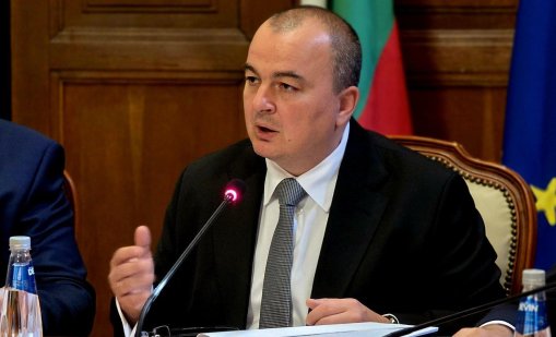 Абровски защити кадровите промени, били нормални за всяко управление