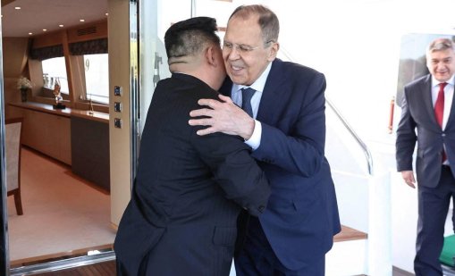 Ким Чен-ун увери Лавров, че Северна Корея е плътно зад Русия във войната с Украйна