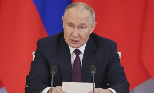 Демонстрацията на сила на Русия прикрива икономически и дипломатически пукнатини