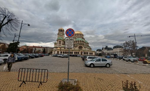 Променя се движението около храм-паметник &bdquo;Св. Александър Невски&ldquo; 