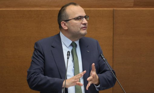 ДБ захапа финансовия министър, чували само оправдания и вайкане