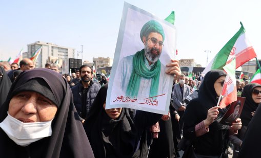 Новият ирански върховен лидер призова да се нападат враговете в страната и в чужбина