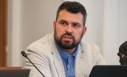 ГЕРБ-СДС: Навън пред партньорите се говори едно, тук е друго