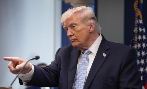 Тръмп празнува &ldquo;големия ден&rdquo;: Това може да е Златният век на Близкия изток