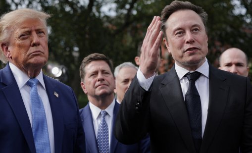 Защо Мъск иска да обедини Tesla и SpaceX, преди Тръмп да напусне поста си