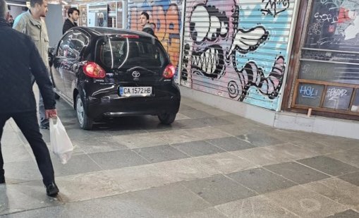 Блажев за паркиралата в подлеза кола: Подскачаше на всяко стъпало