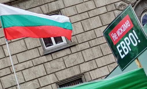 Протестиращи в защита на българския лев блокираха движението по столичния бул. "Цар Освободител"