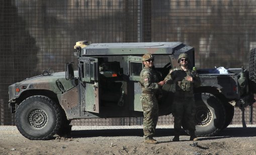 Мъж откри огън срещу граничен патрул в Тексас, убиха го