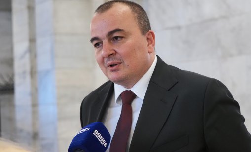Министър Абровски: Вносът на слънчоглед от Украйна ще се контролира