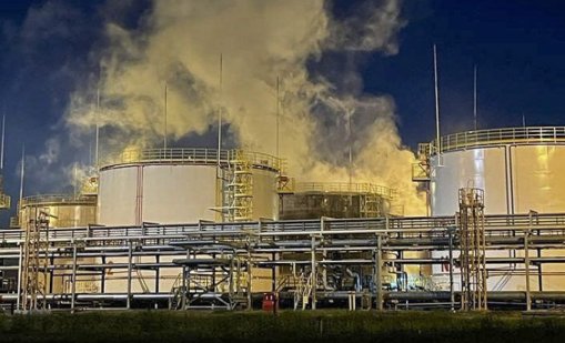 Украйна удари голяма петролната рафинерия в Русия, трима души са загинали