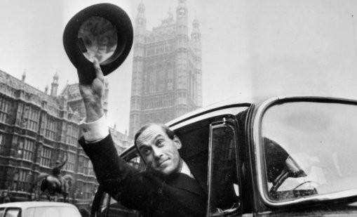 Гей връзка, заговор и мъртво куче: Секс скандалът от 70-те, който разтърси Великобритания 