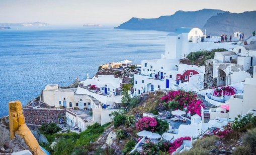 Проверки и глоби за собствениците на имоти в Airbnb в Гърция