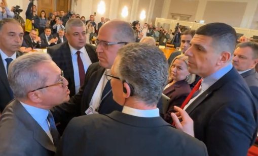 Скандал в Комисията по бюджета, Василев крещи: Кой разпореди това безобразие ВИДЕО