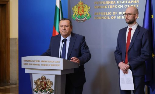 Клисурски и Адемов: Активираме мярката от 20 евро за скъпо гориво